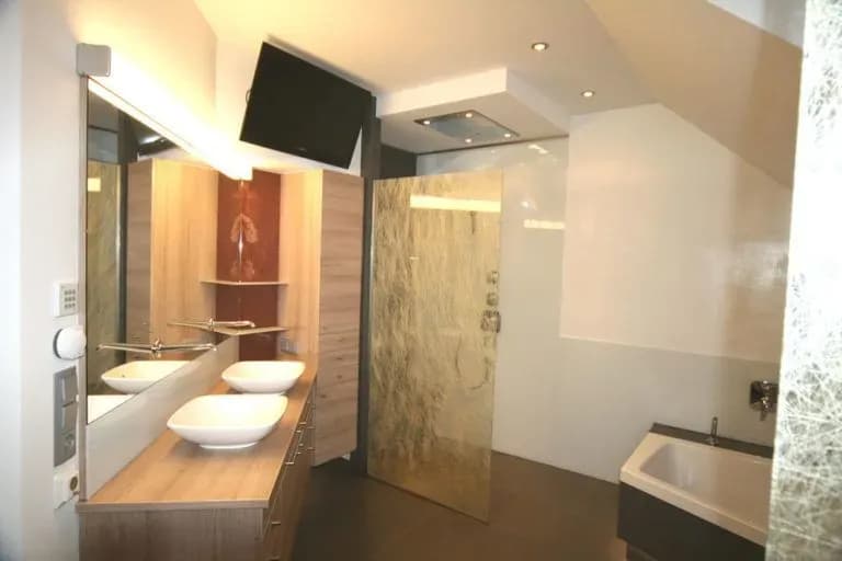 Maßgeschneiderte Innenarchitektur für modernes Wohnen in Steyr