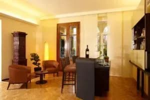 Alte Möbel neu interpretiert durch Innenarchitekt in Wien