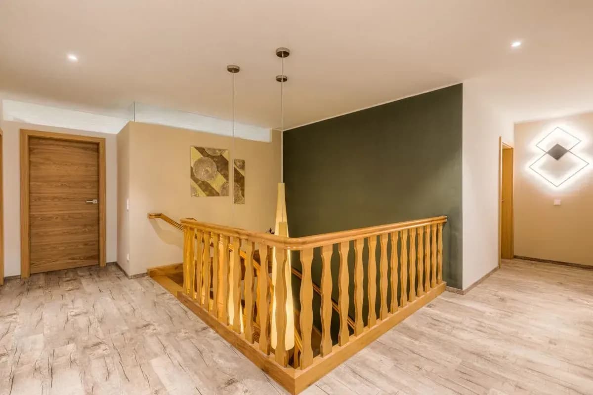 Tipps zur Raumaufteilung für mehr Licht in einer Bauernhauswohnung