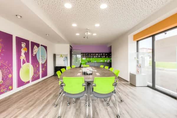 Moderne Bürogestaltung mit Innenarchitektur in Linz